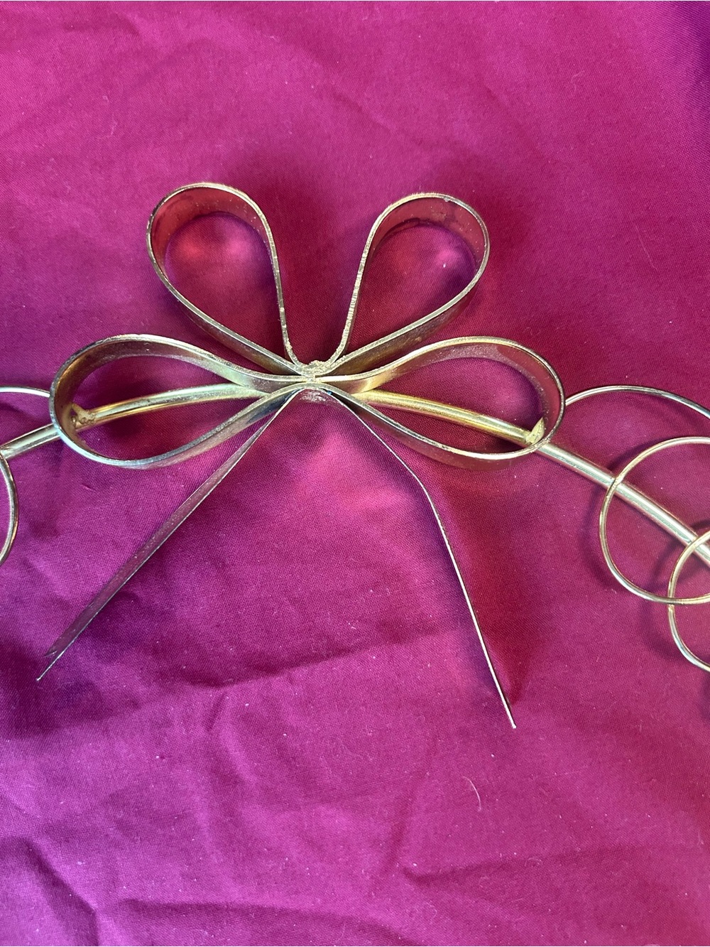 Vintage Gold Metal Bow Wreath - Picture 3 of 3